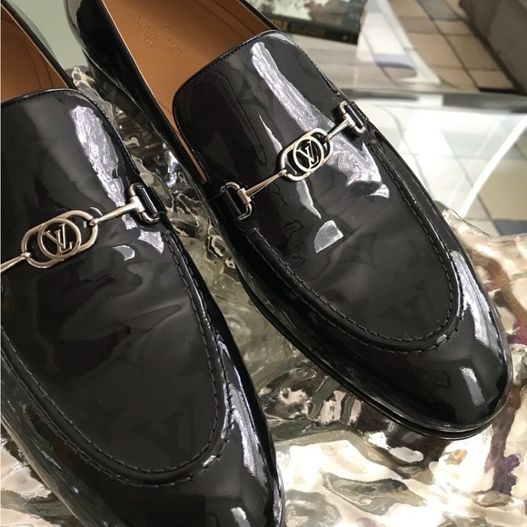 LOUIS VUITTON - Picture 4 of 5